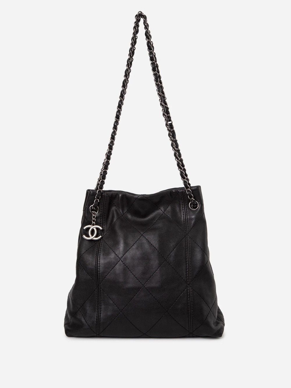Pre-Owned Chanel 2011 Black Lambskin Soft Touch Bucket Bag